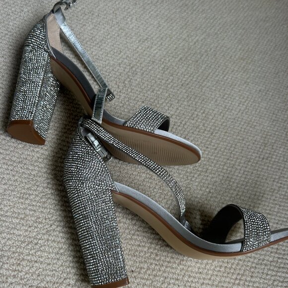 Carrsonrr Silver Multi Steve Madden heels - Picture 4 of 5